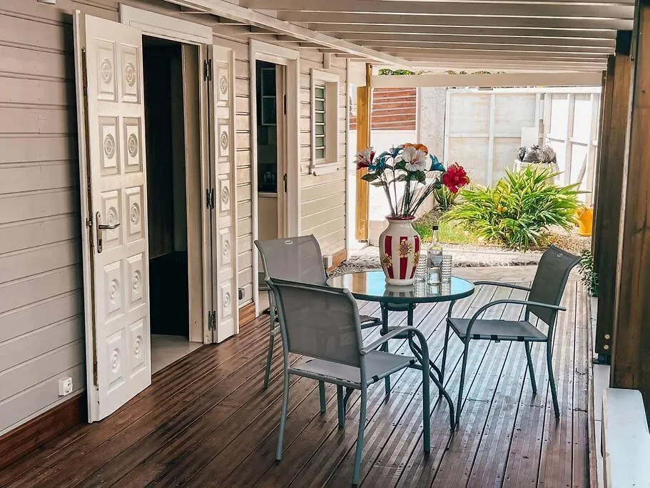 Holiday home Villa Sissy: T2 Avec Jaccuzzi Sainte-Anne